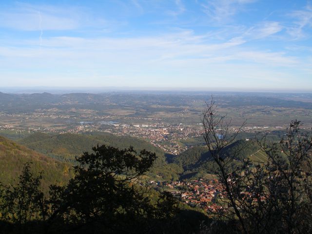 Spodaj Prigorec,malo dalje je Ivanec