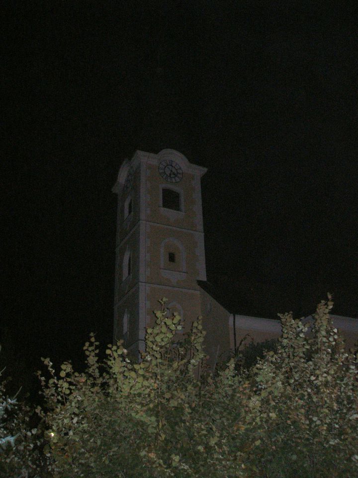 pri farni cerkvi v Leskovcu