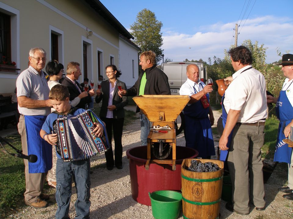 4.trgatev pri sv.ani / 26.9.2012 - foto povečava