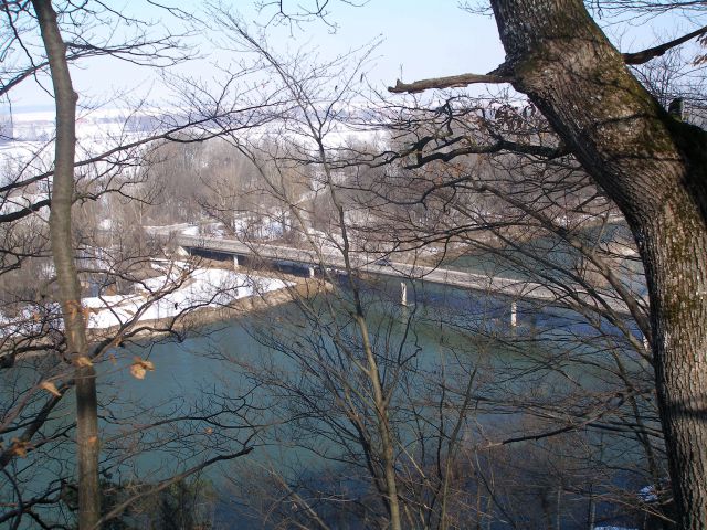 Pa dravski most pod Borlom