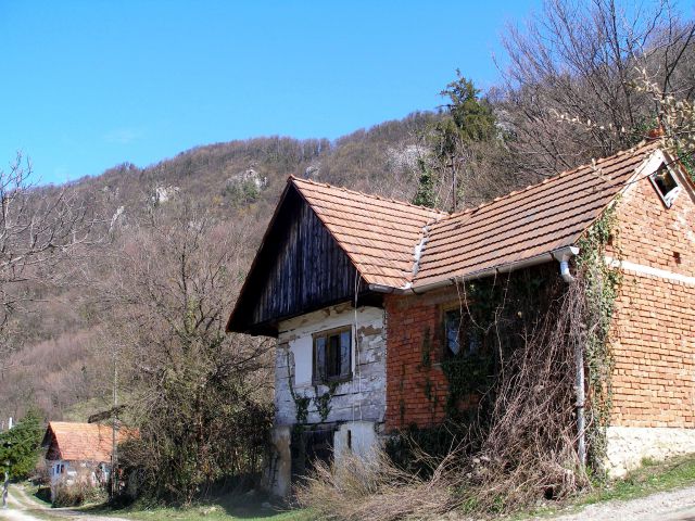 Od tu pa zdaj samo proti vrhu