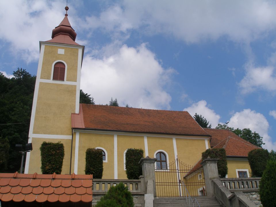 farna cerkev Sv.Bartola v Kamenici