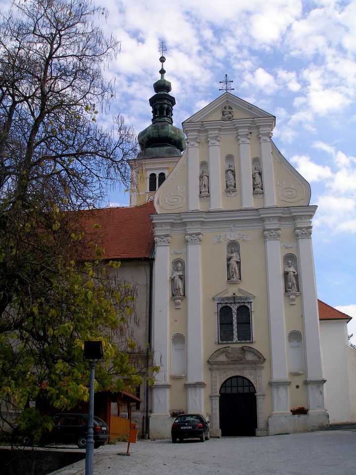 od leta 1854 je bil samostan v kompleksu zaporov,šele 2001 ga je cerkev dobila nazaj