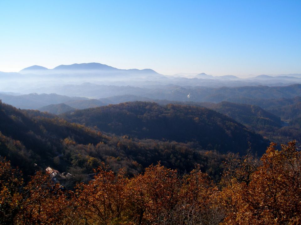 proti Strahinjčici,spodaj se vidi dvorec v Trakoščanu