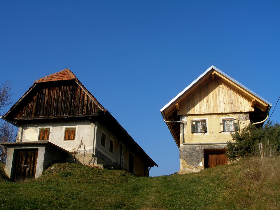 v Berinjaku se obnavlja stara hiša,lepo za videt