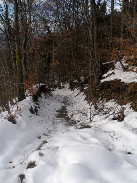 Voda se samo kotali v dolino