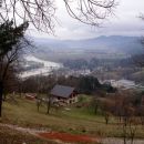 spodaj se odkrivajo Radeče