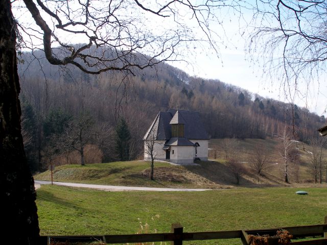 Cerkvica Sv.Miklavža pri domu
