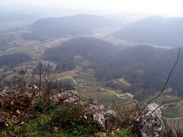 Pogled z vidikovca v dolino Kamenice