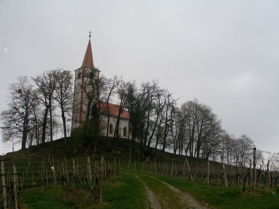 cerkev Marijinega vnebozetja nad Zavrčem iz druge polovice 16.stol.