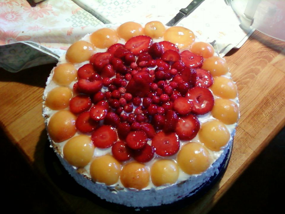 sadna poletna osvežilna torta