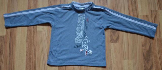 Majica št. 98/104 ampak večja (pomoje 110), 2 €