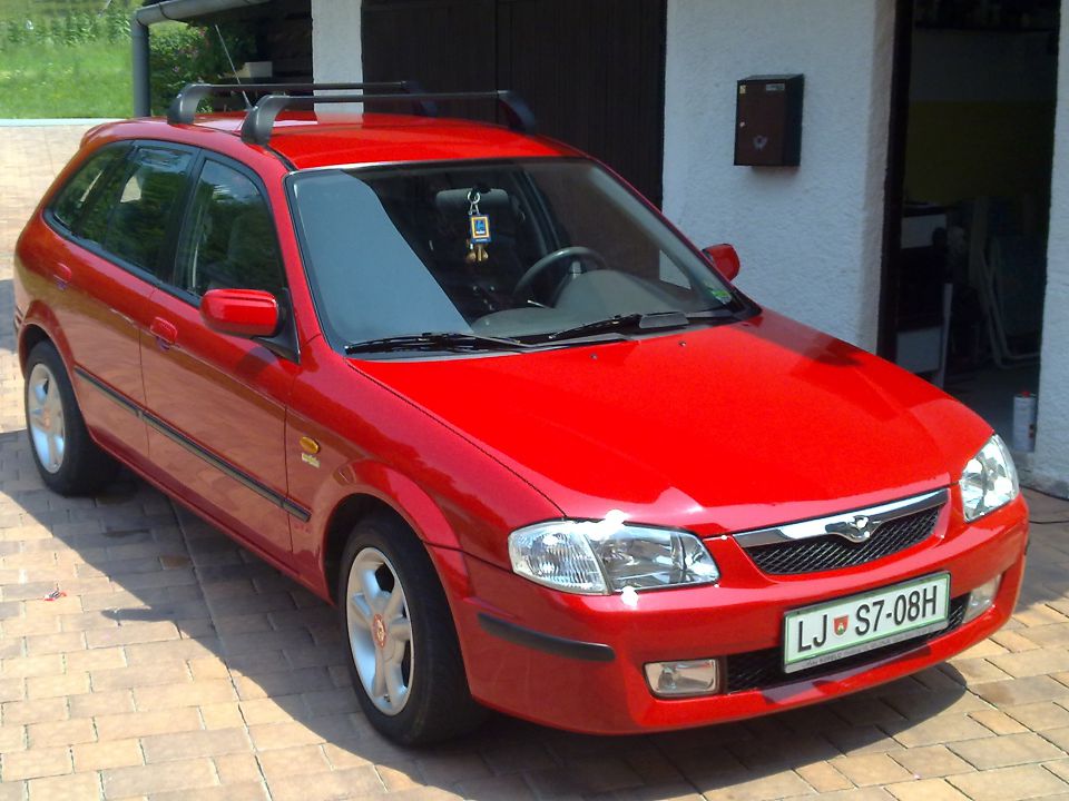 Mazda 323f - foto povečava