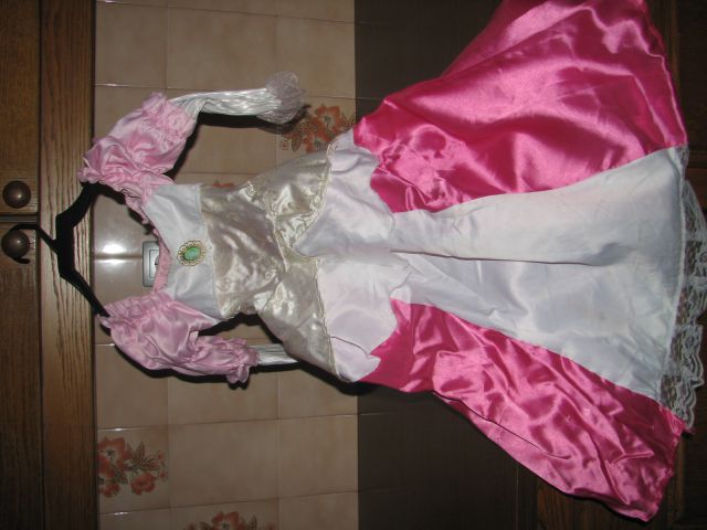 Obleka za renesančno princesko, velikost 3-4 leta,17 €