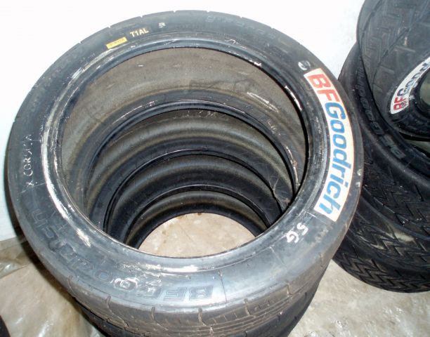 Prodam rabljene dirkalne pnevmatike - foto