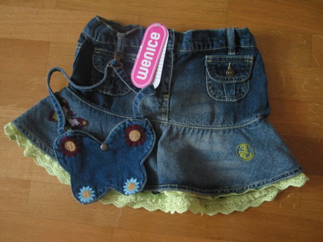 NOVO KRILCE, zelo luštno jeans s torbico v obliki metuljčka 116, 8 EUR
