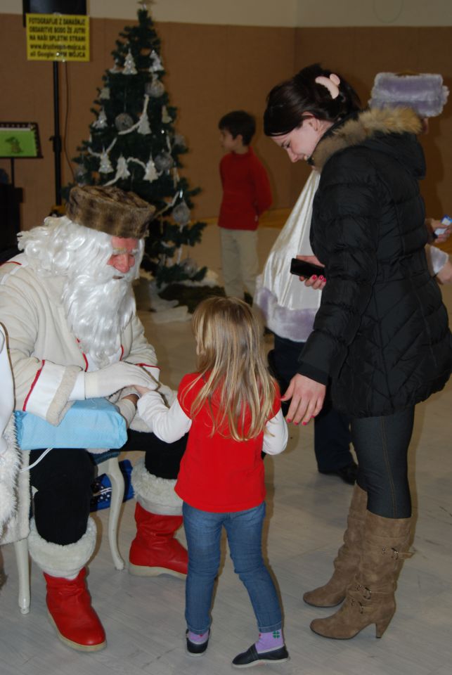 Dedek Mraz + novoletna proslava 2014 - foto povečava