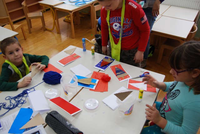 Izdelava nov. okraskov in adventnih venčkov - foto