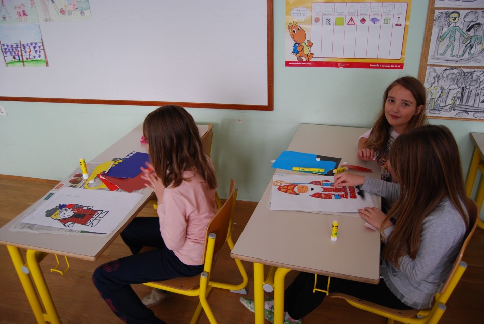 Izdelava nov. okraskov in adventnih venčkov - foto povečava
