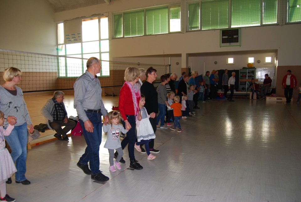 Razstava starih predmetov ter babice in dedki - foto povečava