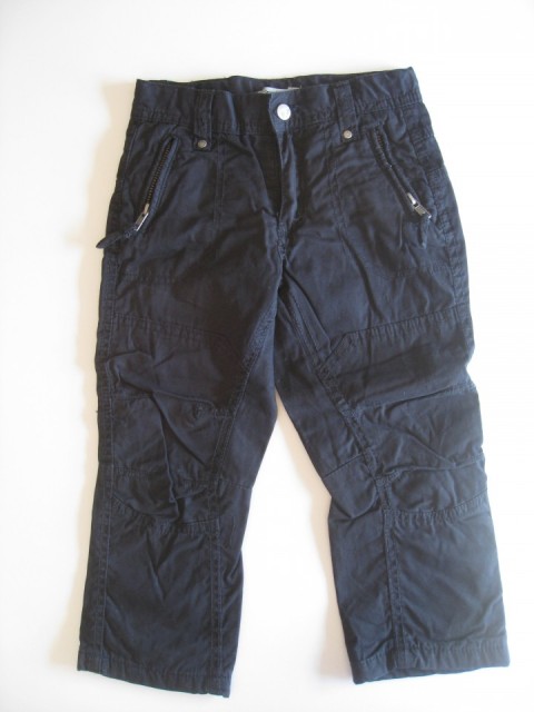 Nove črne podložene hlače Tapealoeil št. 98 do 104 za 7 evrov
