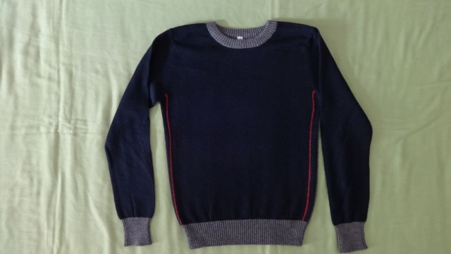 Nov pulover Idexe št. 128 za 9 evrov