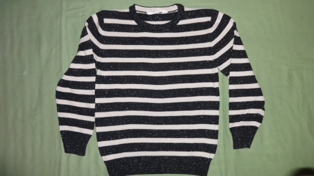 Nov pulover HM št. 128 za 6,5 evra