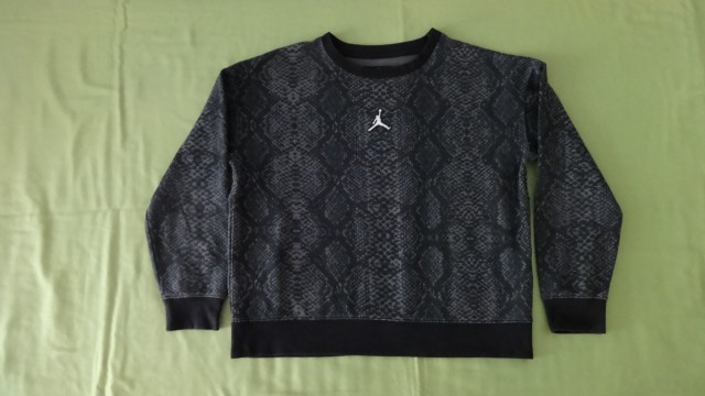 Kot nov pulover Jordan št. 152 (158) za 14 evrov