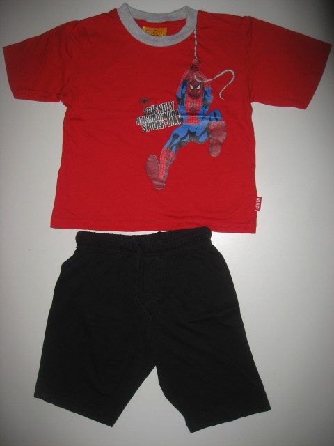 Pižamica Spiderman C&A, HM št. 104 za 4 evre kot nova