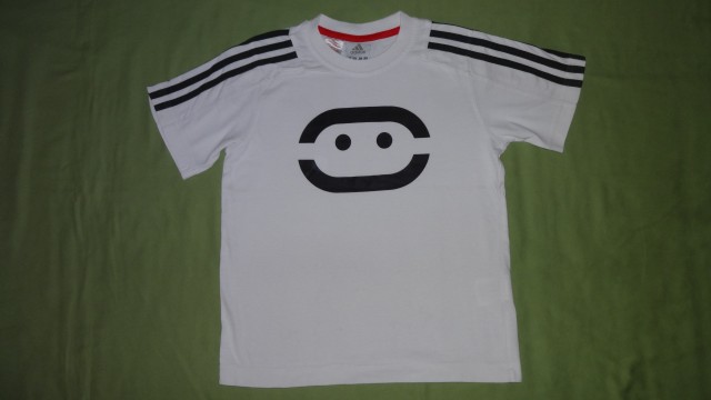 Majčka Adidas št. 134 (140) iz kpl za 5 evrov