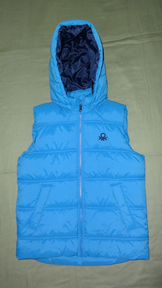 Nov bunda brezrokavnik Benetton št. 160 (2XL) za 19 evrov