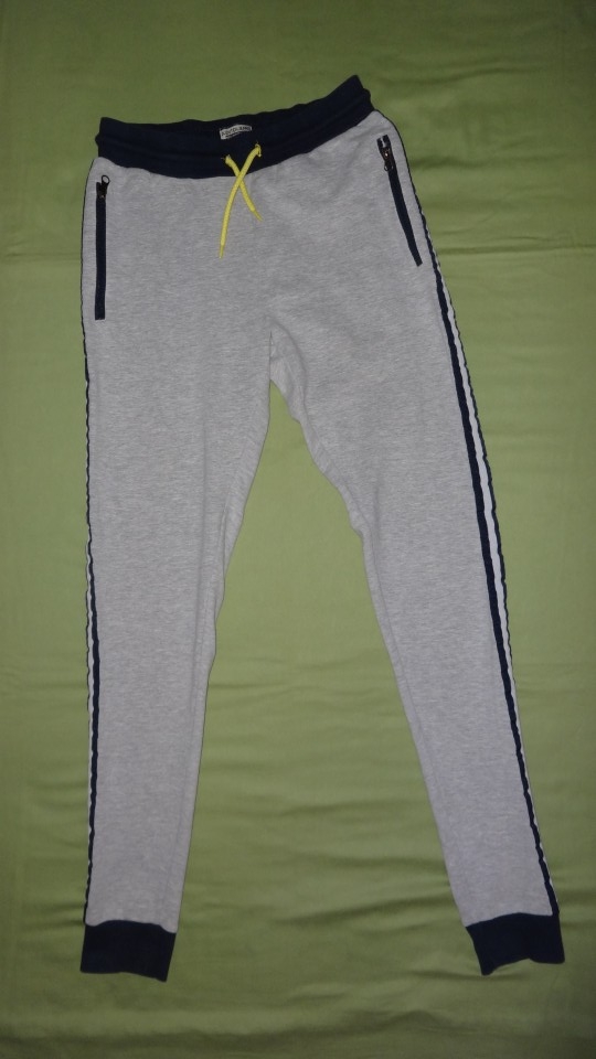 Spodnji del trenirke DJDutch jeans št. 164 iz kpl podarjen