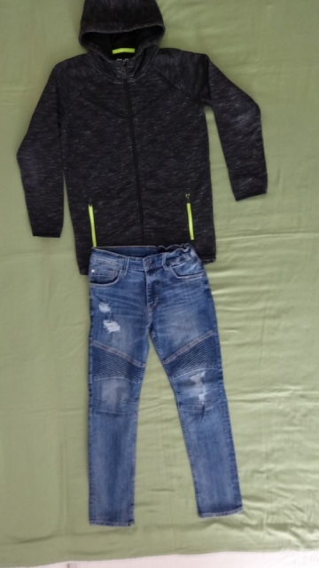 Komplet HM, C&A št. 146-152 za 10 evrov