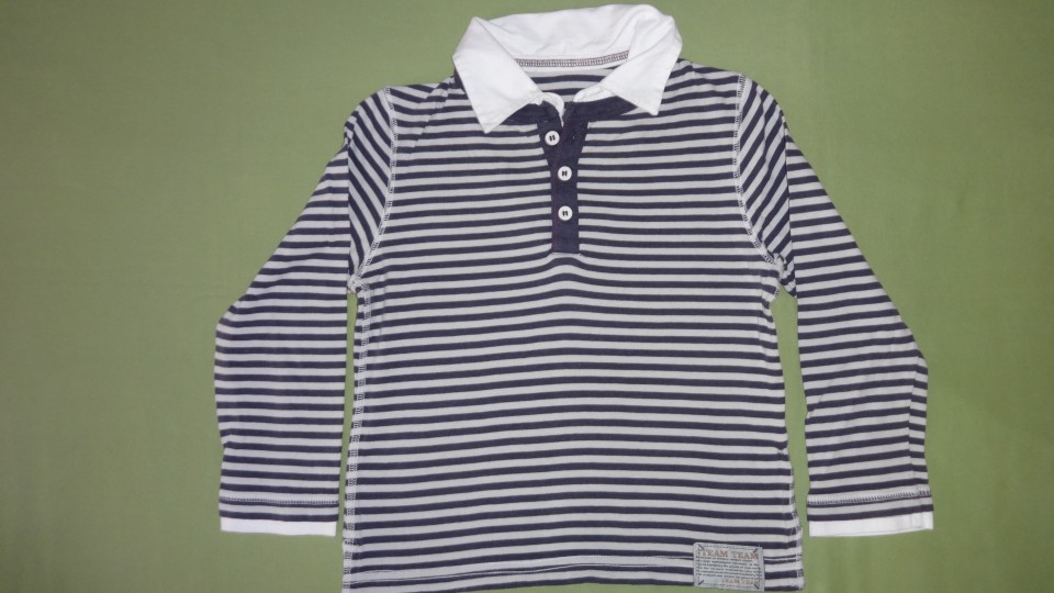 Majčka Mothercare št. 110 za 3,5 evra