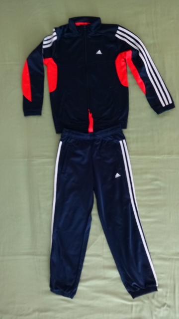 Trenirka Adidas št. 140 za 20 evrov