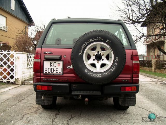 Opel Frontera 2.0i - 1993