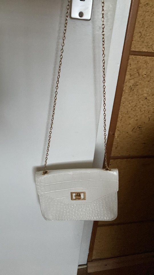 Bela torbica 5 eur  - foto povečava