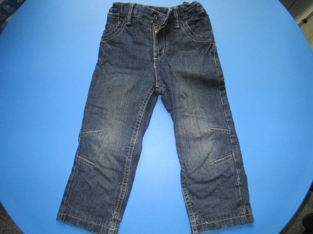 Jeans hlače podložene,št.92,cena 6e