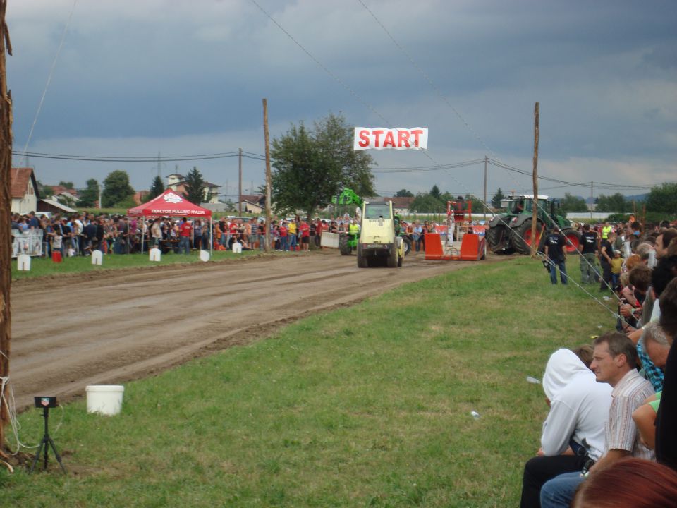 Traktor pulling GOTOVLJE - foto povečava