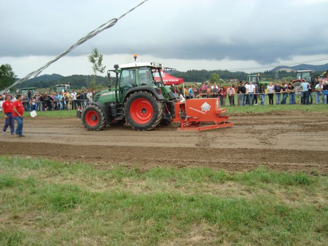 Traktor pulling GOTOVLJE - foto