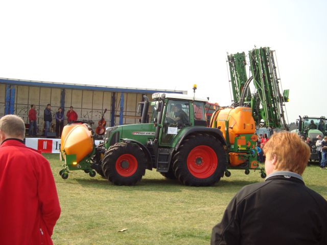 Fendt. Polje 2012 - foto