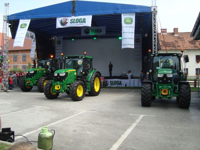 John deere predoslje - foto