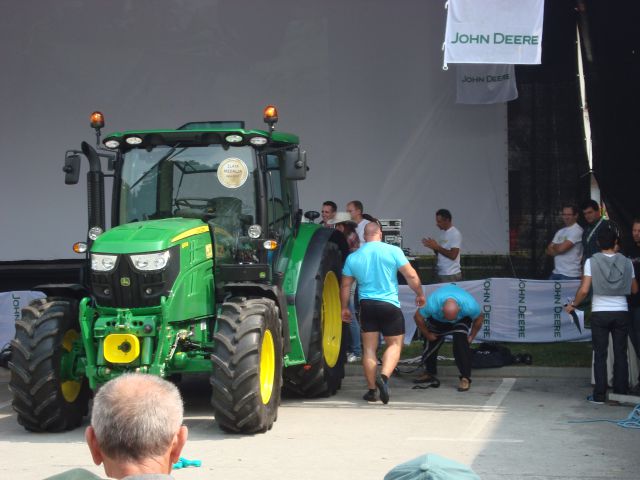 John deere predoslje - foto