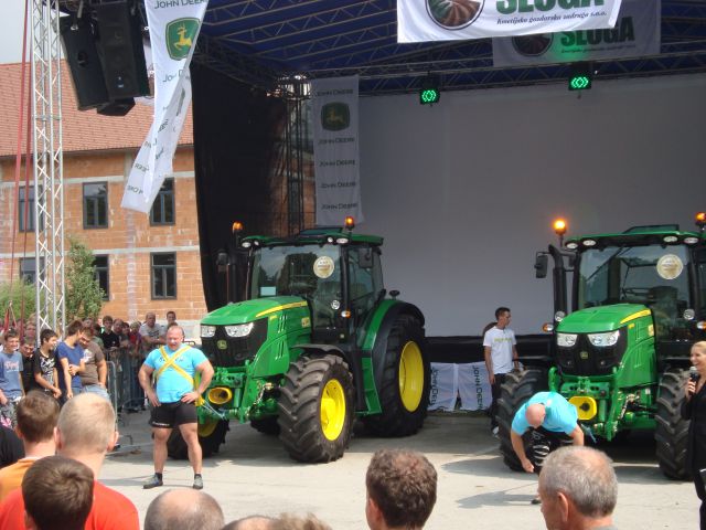 John deere predoslje - foto