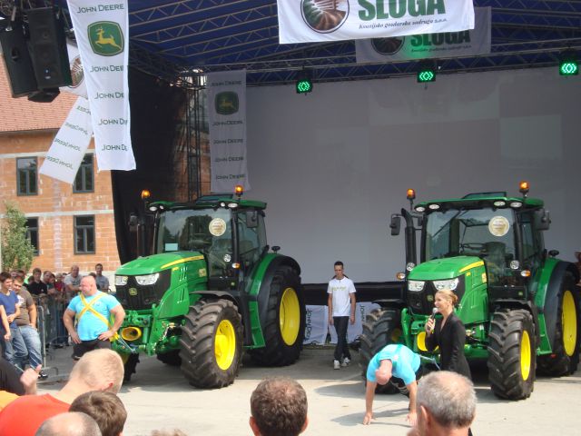 John deere predoslje - foto