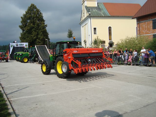 John deere predoslje - foto