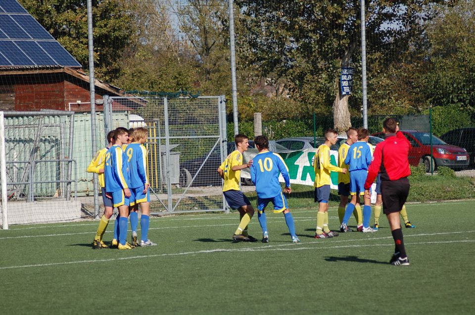 Ljubljana 16,10,11 Bravo - CM Celje - foto povečava