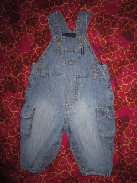 Hm kavbojke z naramnicami 62 - 4 eur