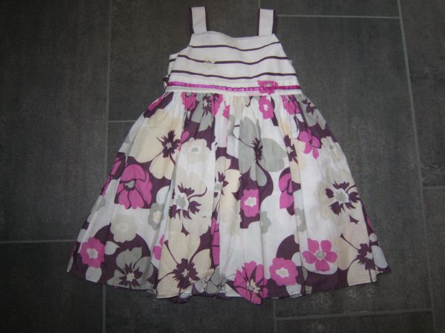 Oblekica 104 - 12 eur