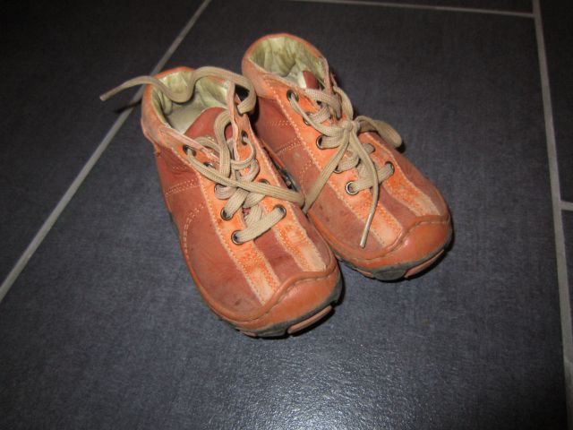 čevlji 22 - 4 eur